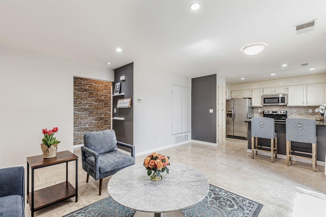 Detail Gallery Image 4 of 19 For 94 Elder Dr #F,  Pacheco,  CA 94553 - 2 Beds | 2 Baths