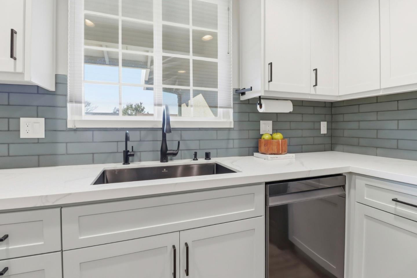 Detail Gallery Image 14 of 38 For 2102 Farrol Ave, Union City,  CA 94587 - 3 Beds | 2 Baths