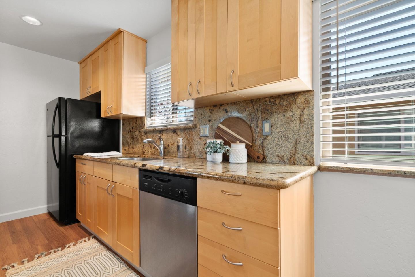 Detail Gallery Image 17 of 41 For 4465 Diamond St #4,  Capitola,  CA 95010 - 2 Beds | 1 Baths