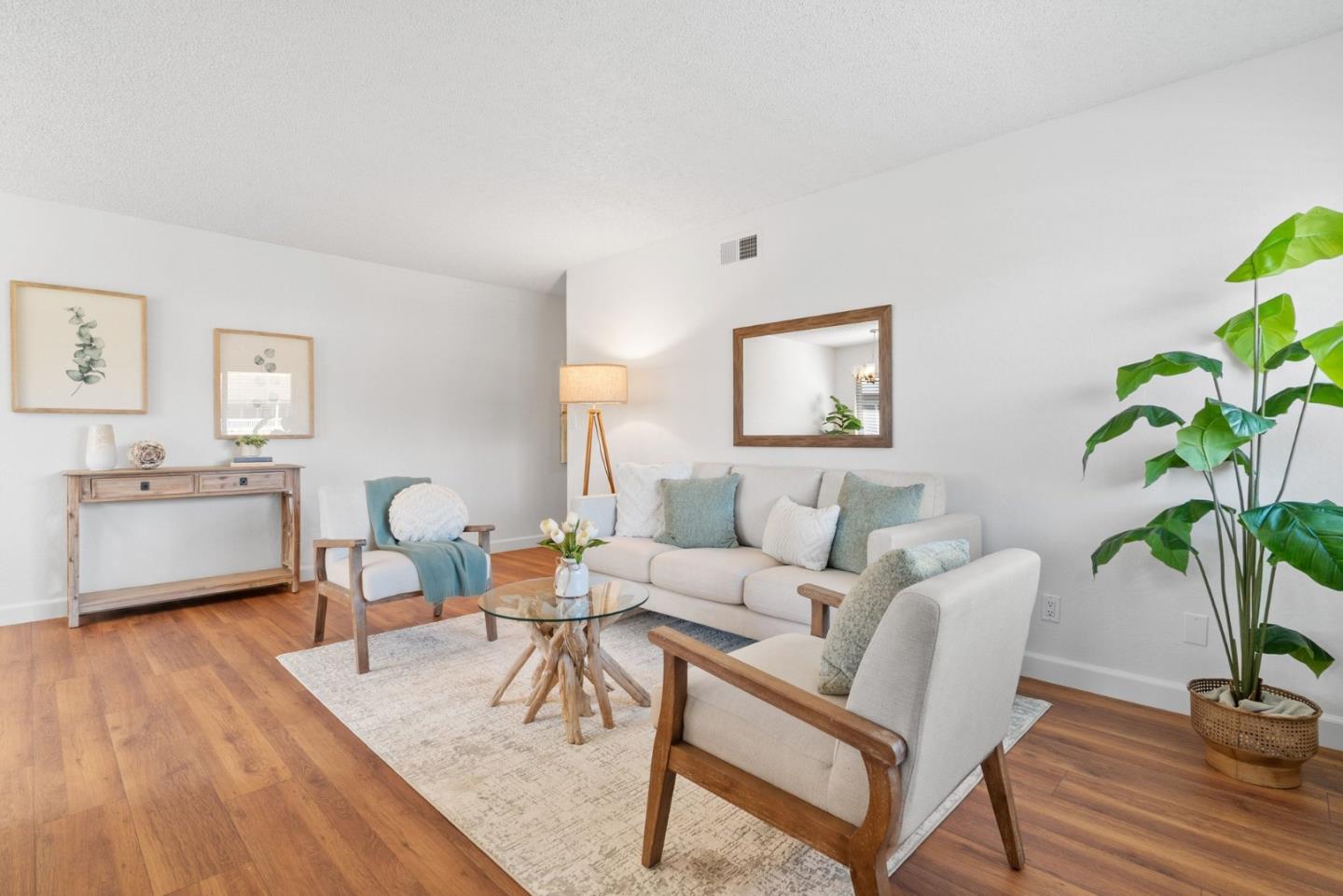Detail Gallery Image 3 of 41 For 4465 Diamond St #4,  Capitola,  CA 95010 - 2 Beds | 1 Baths