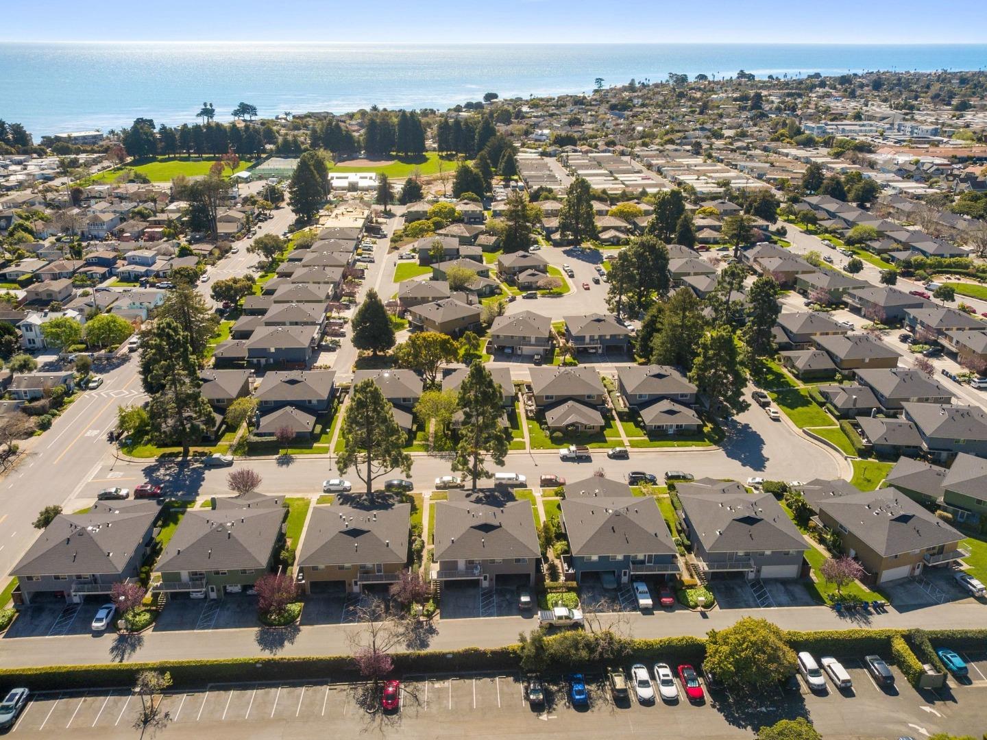Detail Gallery Image 39 of 41 For 4465 Diamond St #4,  Capitola,  CA 95010 - 2 Beds | 1 Baths