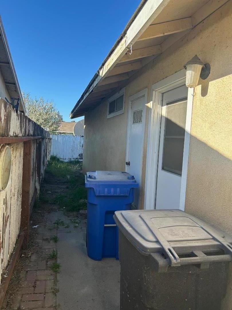 Detail Gallery Image 3 of 8 For 435 Primavera Ct, Greenfield,  CA 93927 - 3 Beds | 1 Baths