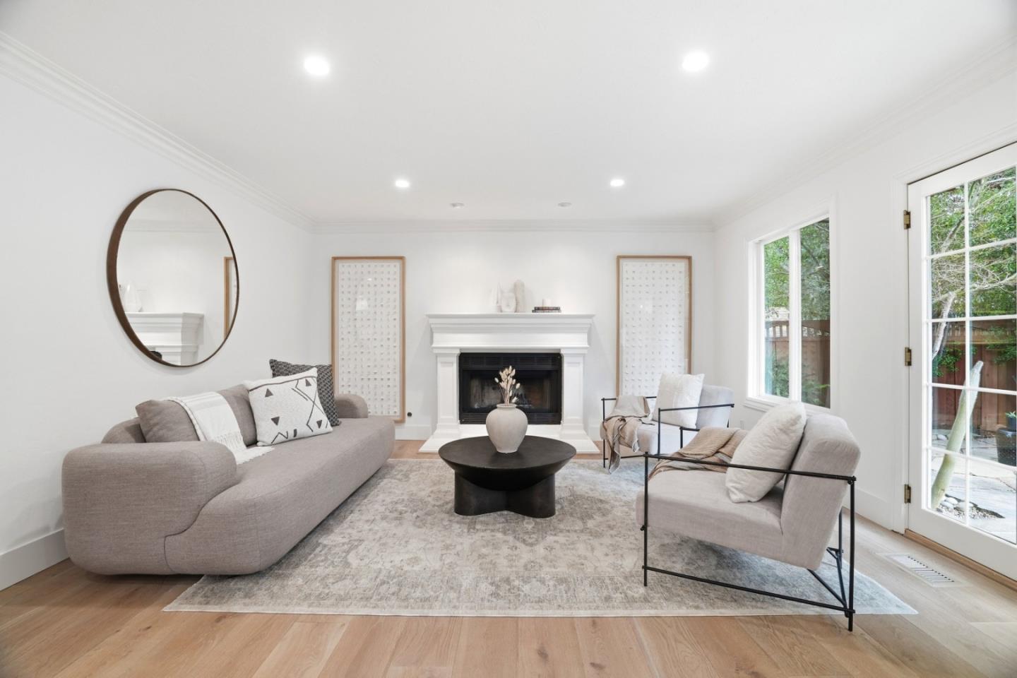 Detail Gallery Image 11 of 31 For 1851 Hull Ave, Redwood City,  CA 94061 - 4 Beds | 2/1 Baths