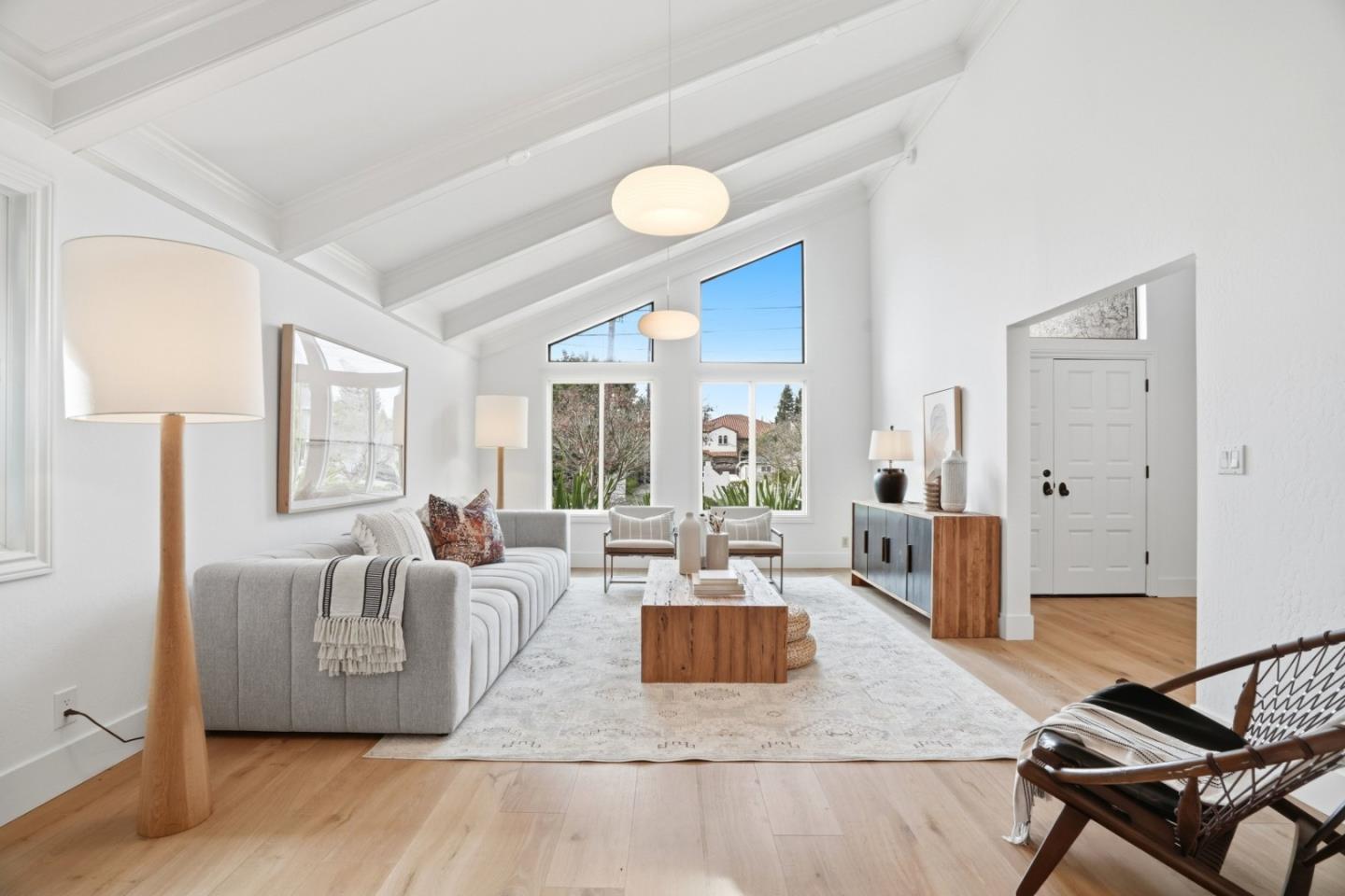 Detail Gallery Image 2 of 31 For 1851 Hull Ave, Redwood City,  CA 94061 - 4 Beds | 2/1 Baths