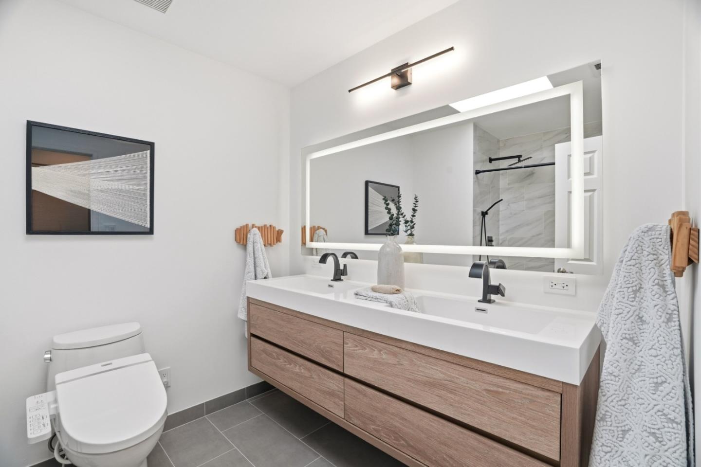 Detail Gallery Image 22 of 31 For 1851 Hull Ave, Redwood City,  CA 94061 - 4 Beds | 2/1 Baths