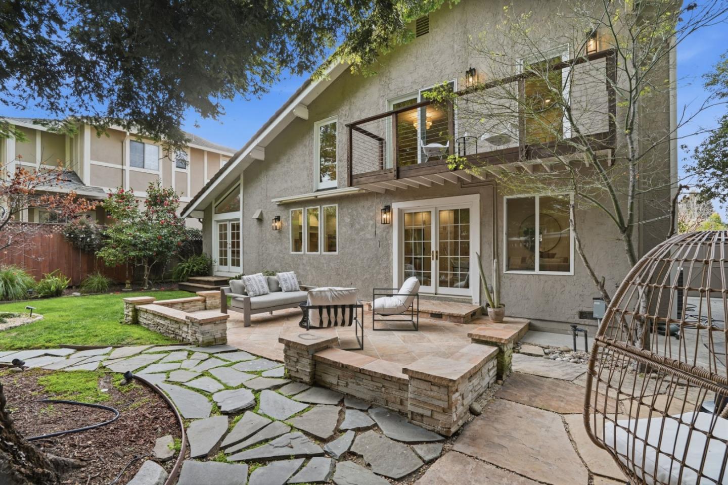 Detail Gallery Image 28 of 31 For 1851 Hull Ave, Redwood City,  CA 94061 - 4 Beds | 2/1 Baths