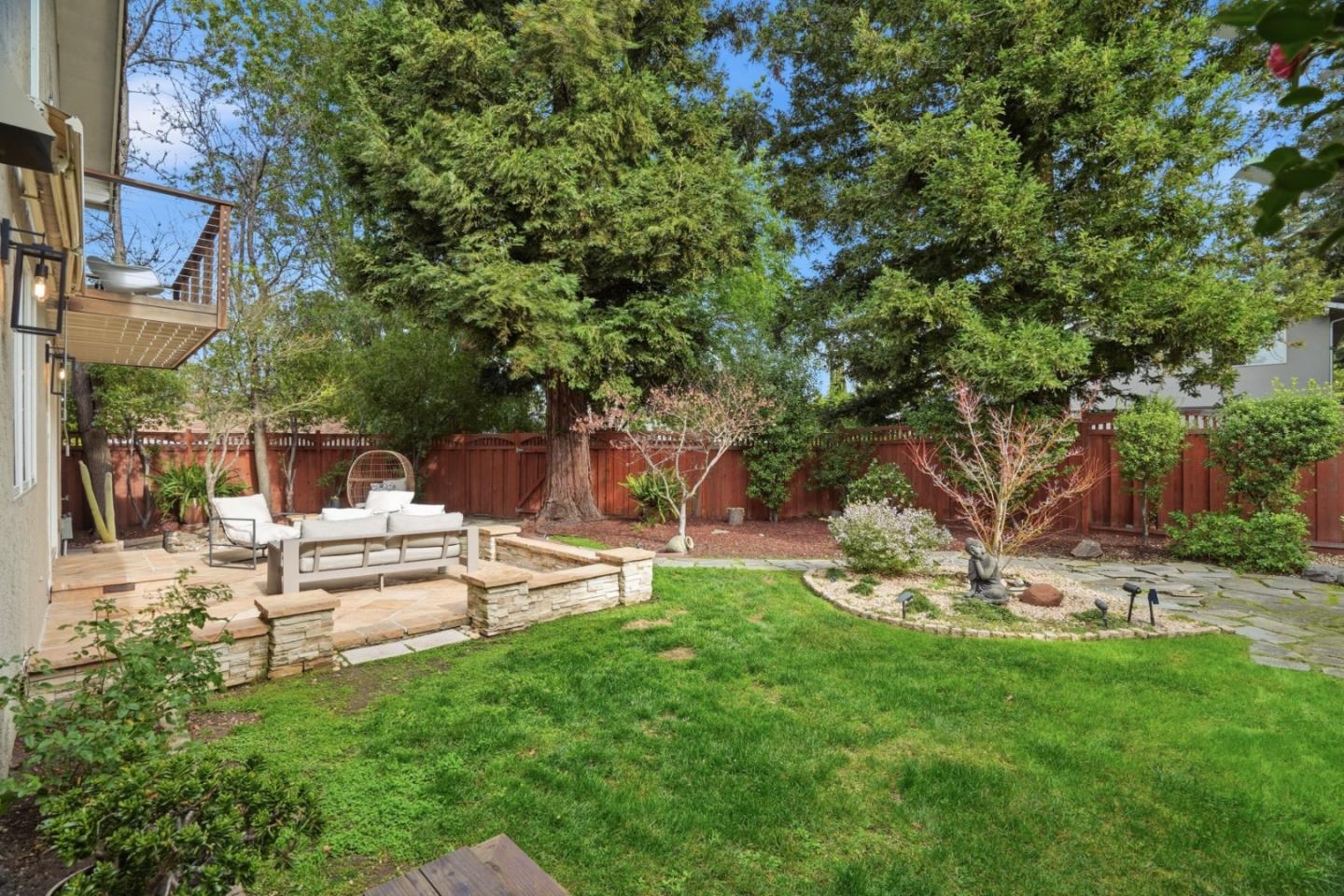 Detail Gallery Image 30 of 31 For 1851 Hull Ave, Redwood City,  CA 94061 - 4 Beds | 2/1 Baths