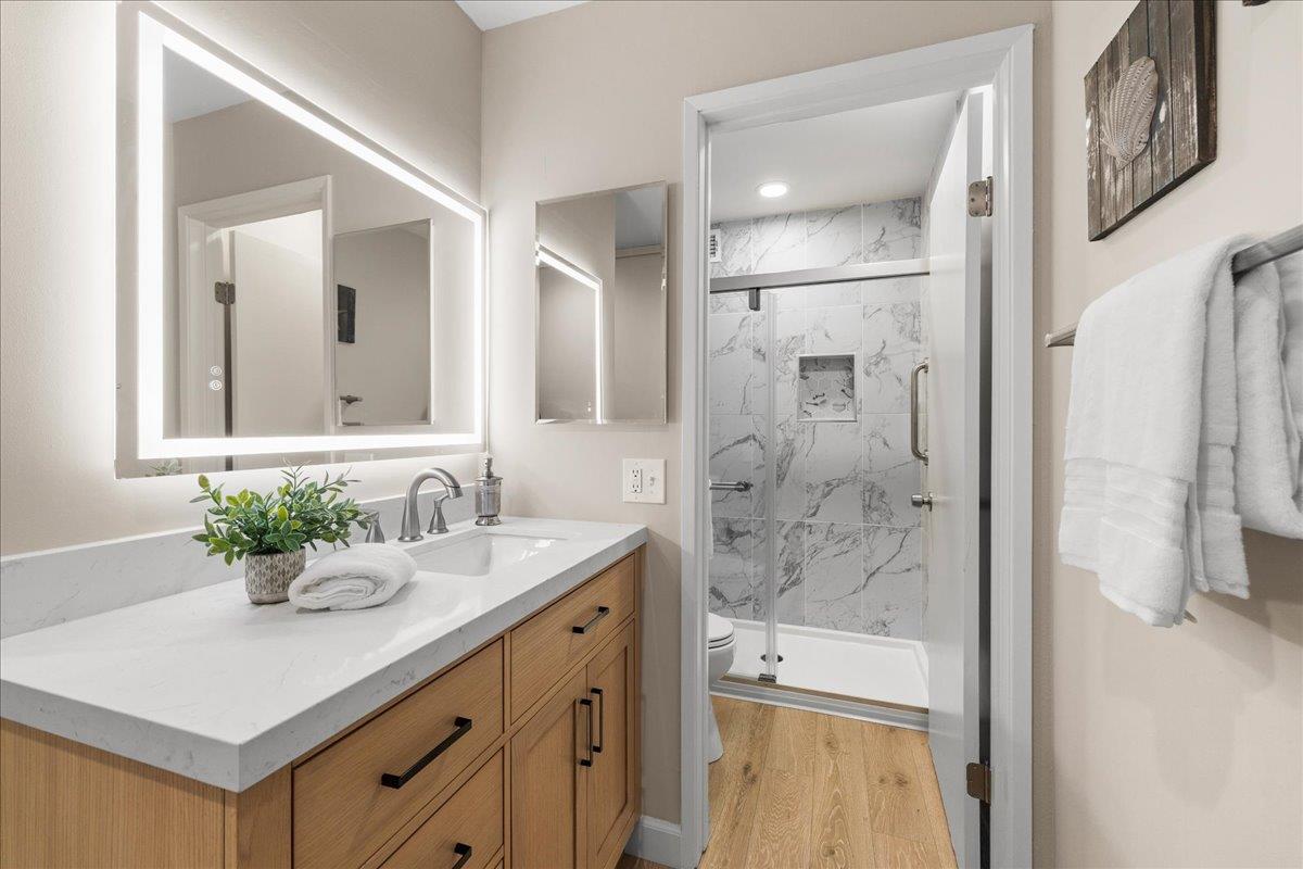 Detail Gallery Image 14 of 32 For 3323 La Mesa Dr #5,  San Carlos,  CA 94070 - 2 Beds | 2 Baths