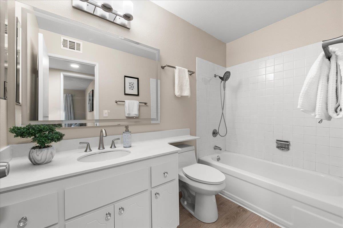 Detail Gallery Image 18 of 32 For 3323 La Mesa Dr #5,  San Carlos,  CA 94070 - 2 Beds | 2 Baths