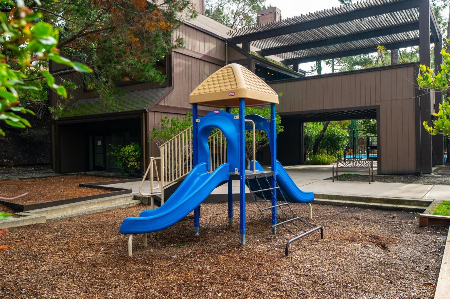 Detail Gallery Image 27 of 32 For 3323 La Mesa Dr #5,  San Carlos,  CA 94070 - 2 Beds | 2 Baths