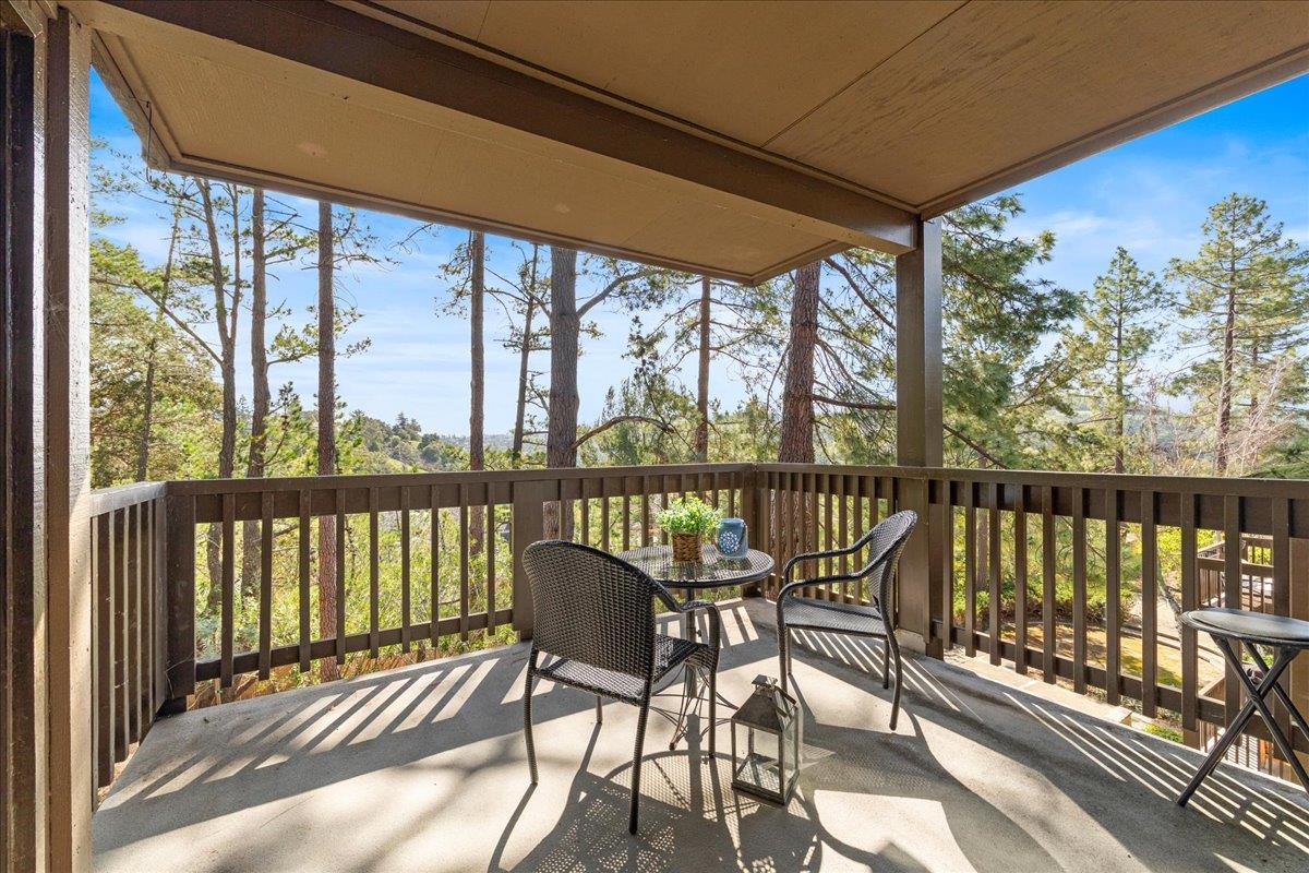 Detail Gallery Image 6 of 32 For 3323 La Mesa Dr #5,  San Carlos,  CA 94070 - 2 Beds | 2 Baths