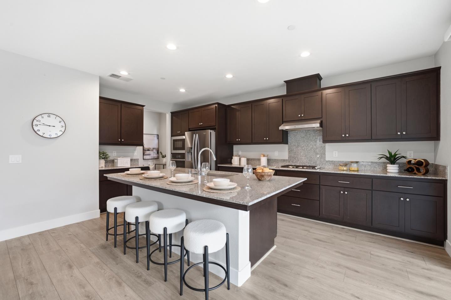 Detail Gallery Image 12 of 37 For 6430 Godani St, Gilroy,  CA 95020 - 4 Beds | 3 Baths