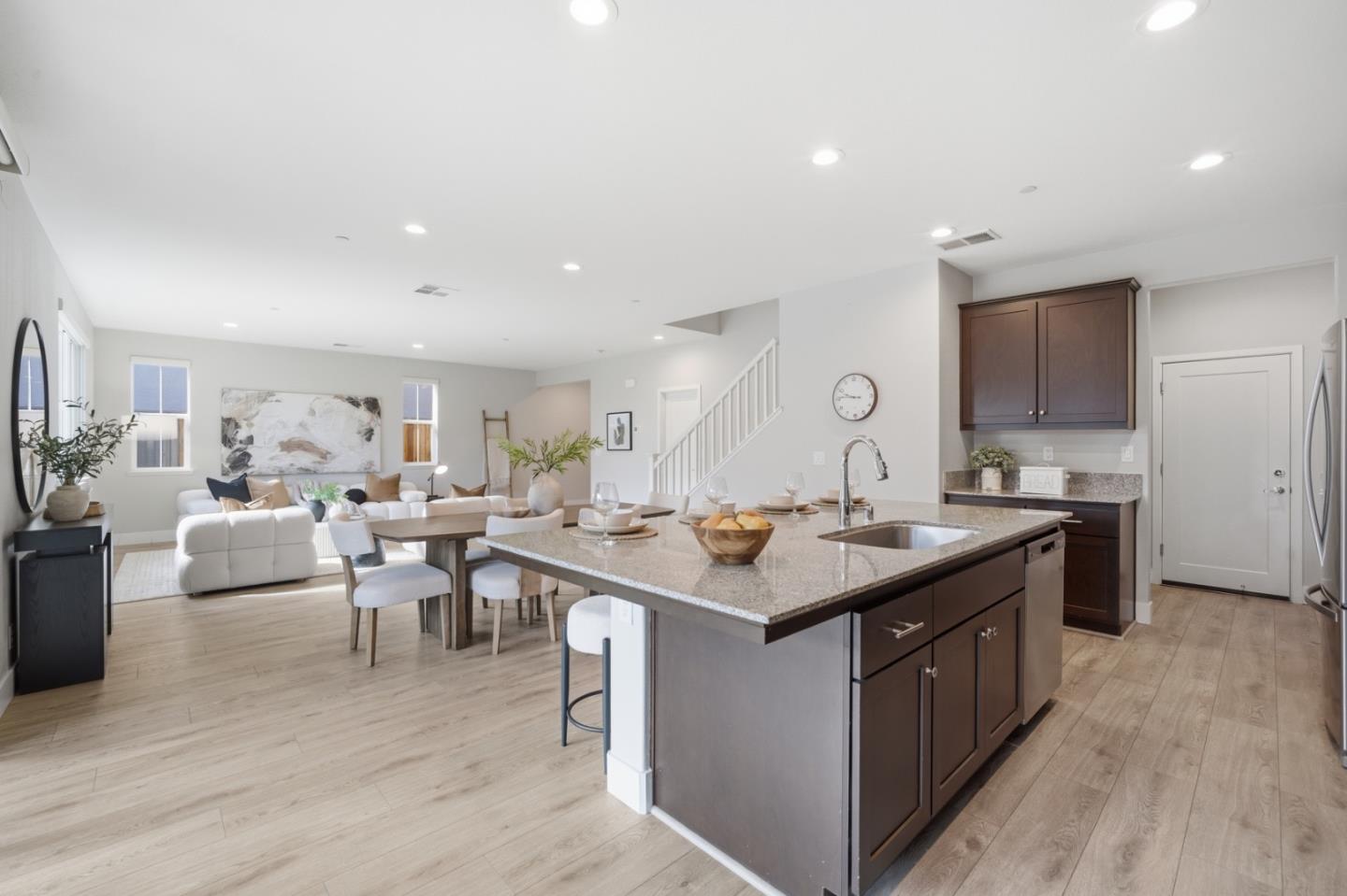 Detail Gallery Image 13 of 37 For 6430 Godani St, Gilroy,  CA 95020 - 4 Beds | 3 Baths