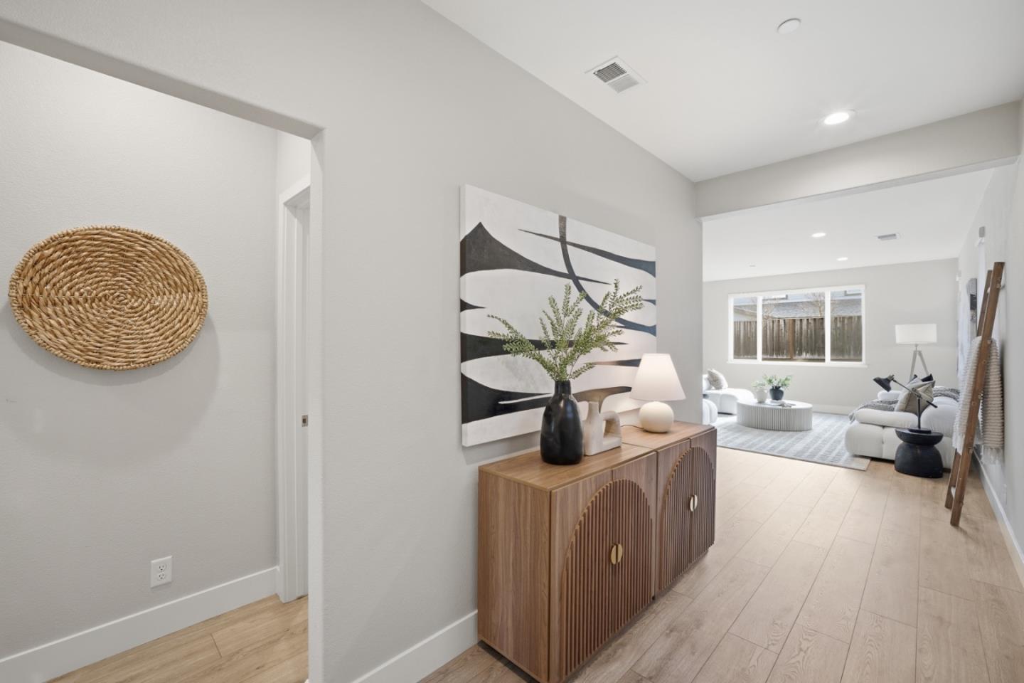 Detail Gallery Image 4 of 37 For 6430 Godani St, Gilroy,  CA 95020 - 4 Beds | 3 Baths