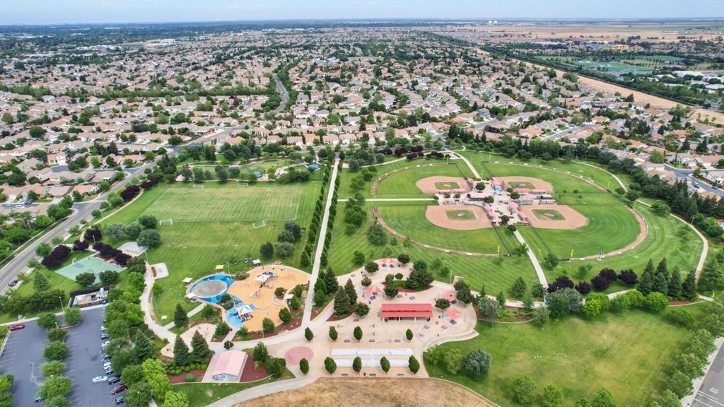 Detail Gallery Image 19 of 21 For 5700 Gold Poppy Way, Elk Grove,  CA 95757 - 4 Beds | 2/1 Baths