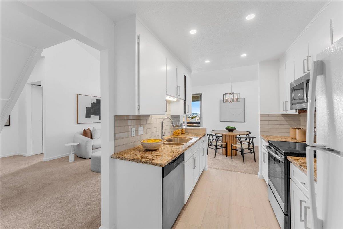 Detail Gallery Image 12 of 35 For 353 Philip Dr #304,  Daly City,  CA 94015 - 3 Beds | 2 Baths