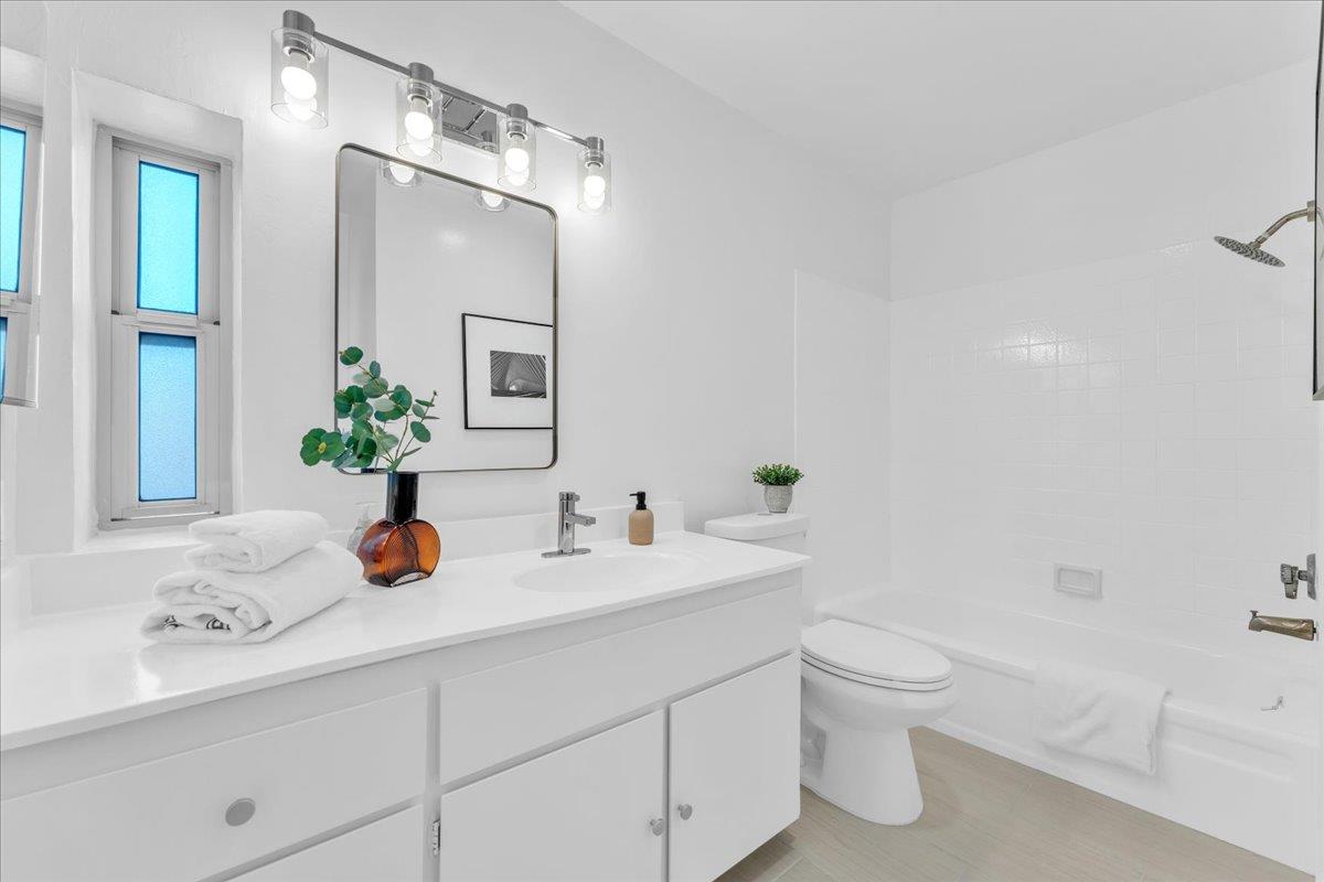 Detail Gallery Image 23 of 35 For 353 Philip Dr #304,  Daly City,  CA 94015 - 3 Beds | 2 Baths