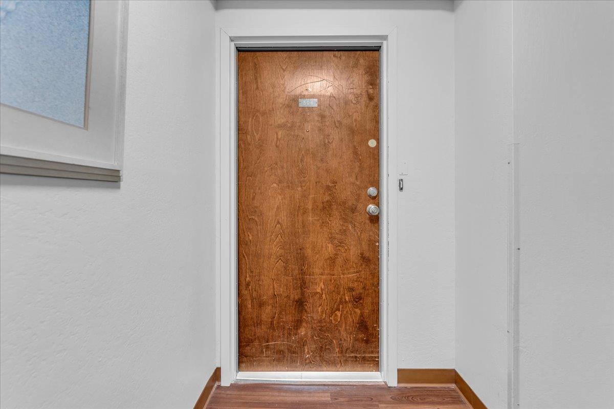 Detail Gallery Image 3 of 35 For 353 Philip Dr #304,  Daly City,  CA 94015 - 3 Beds | 2 Baths