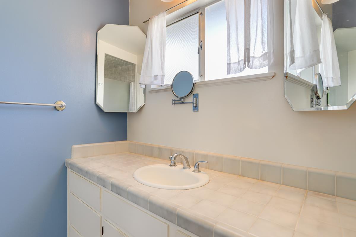 Detail Gallery Image 21 of 36 For 587 Cambridge Dr, Santa Clara,  CA 95051 - 4 Beds | 3 Baths