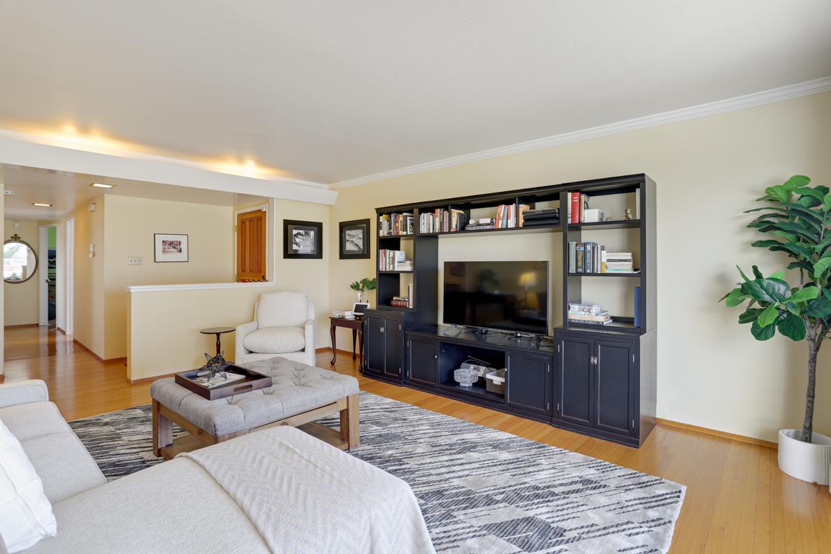 Detail Gallery Image 7 of 36 For 587 Cambridge Dr, Santa Clara,  CA 95051 - 4 Beds | 3 Baths