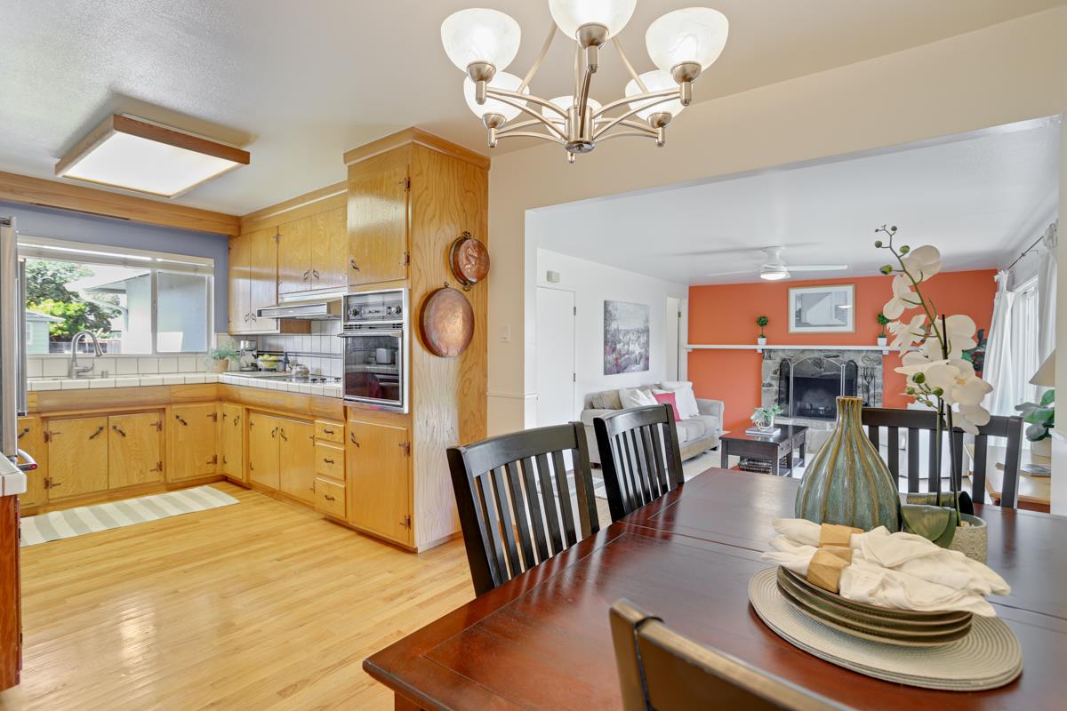 Detail Gallery Image 9 of 36 For 587 Cambridge Dr, Santa Clara,  CA 95051 - 4 Beds | 3 Baths