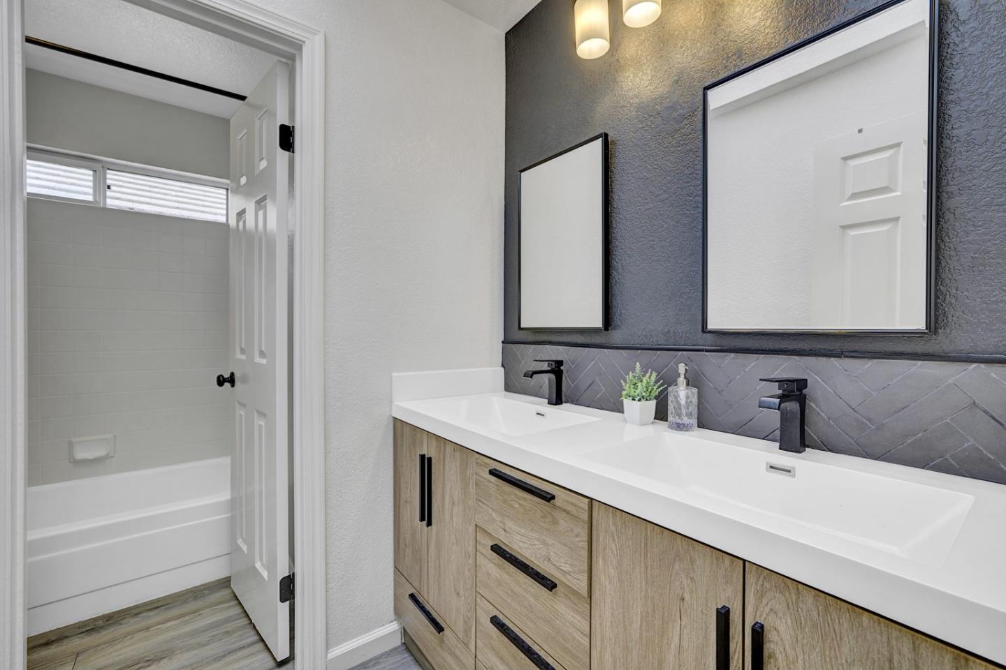 Detail Gallery Image 19 of 49 For 230 Lakeridge Way, San Ramon,  CA 94582 - 3 Beds | 2/1 Baths