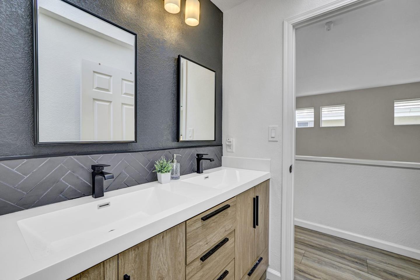 Detail Gallery Image 21 of 49 For 230 Lakeridge Way, San Ramon,  CA 94582 - 3 Beds | 2/1 Baths
