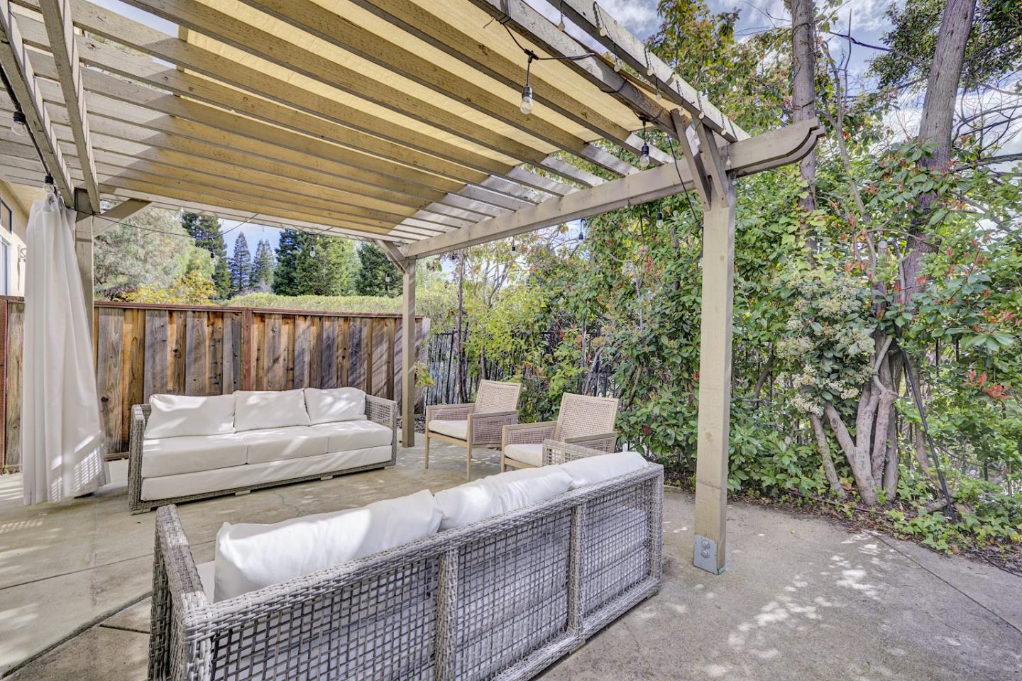 Detail Gallery Image 33 of 49 For 230 Lakeridge Way, San Ramon,  CA 94582 - 3 Beds | 2/1 Baths