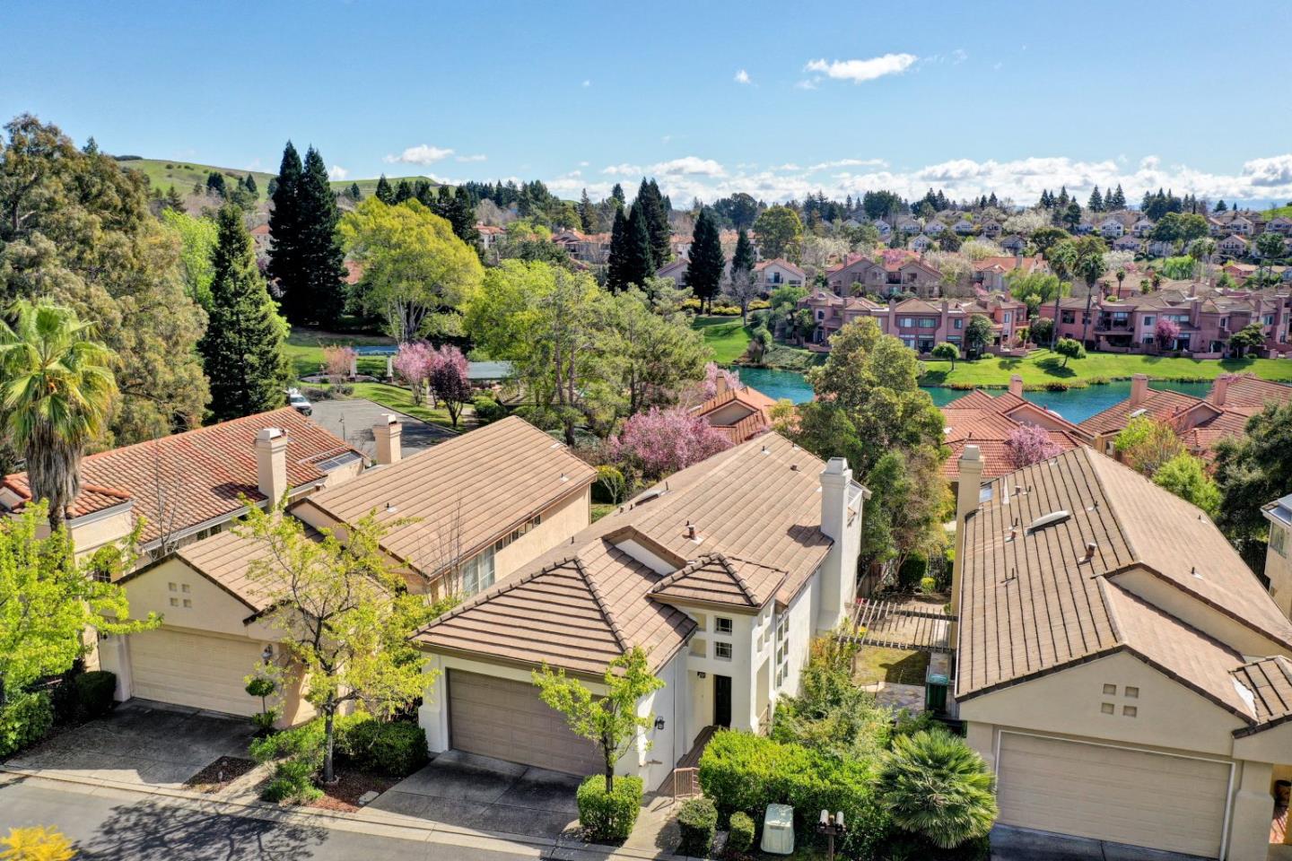 Detail Gallery Image 38 of 49 For 230 Lakeridge Way, San Ramon,  CA 94582 - 3 Beds | 2/1 Baths