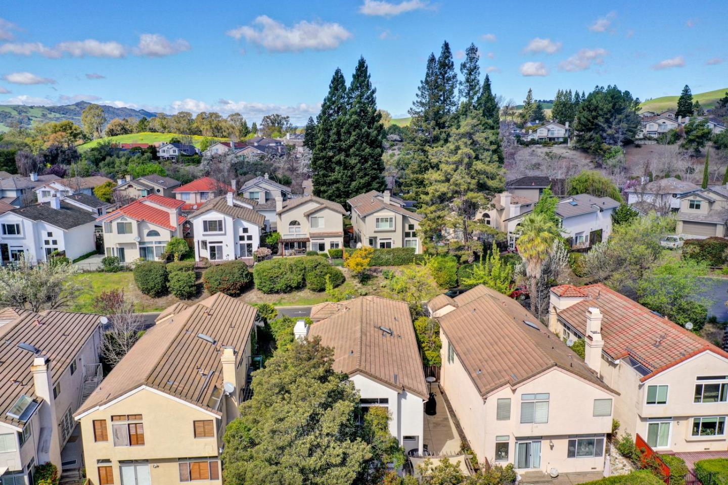 Detail Gallery Image 40 of 49 For 230 Lakeridge Way, San Ramon,  CA 94582 - 3 Beds | 2/1 Baths