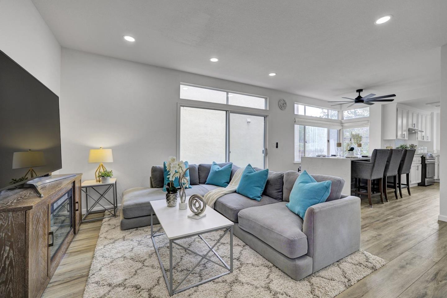 Detail Gallery Image 5 of 49 For 230 Lakeridge Way, San Ramon,  CA 94582 - 3 Beds | 2/1 Baths