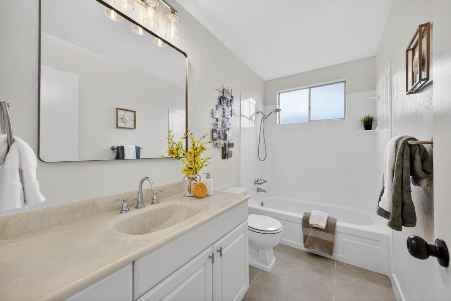 Detail Gallery Image 14 of 30 For 1377 Dentwood Dr, San Jose,  CA 95118 - 4 Beds | 2 Baths