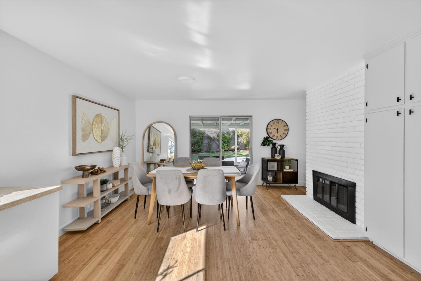 Detail Gallery Image 9 of 30 For 1377 Dentwood Dr, San Jose,  CA 95118 - 4 Beds | 2 Baths