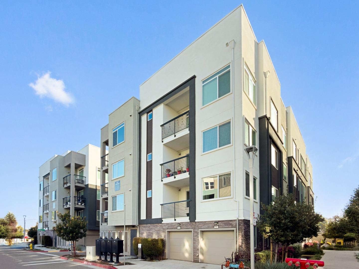 Detail Gallery Image 2 of 49 For 3208 Mallard Ct #201,  San Jose,  CA 95117 - 2 Beds | 2 Baths