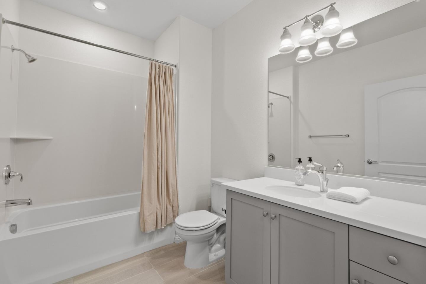 Detail Gallery Image 32 of 49 For 3208 Mallard Ct #201,  San Jose,  CA 95117 - 2 Beds | 2 Baths