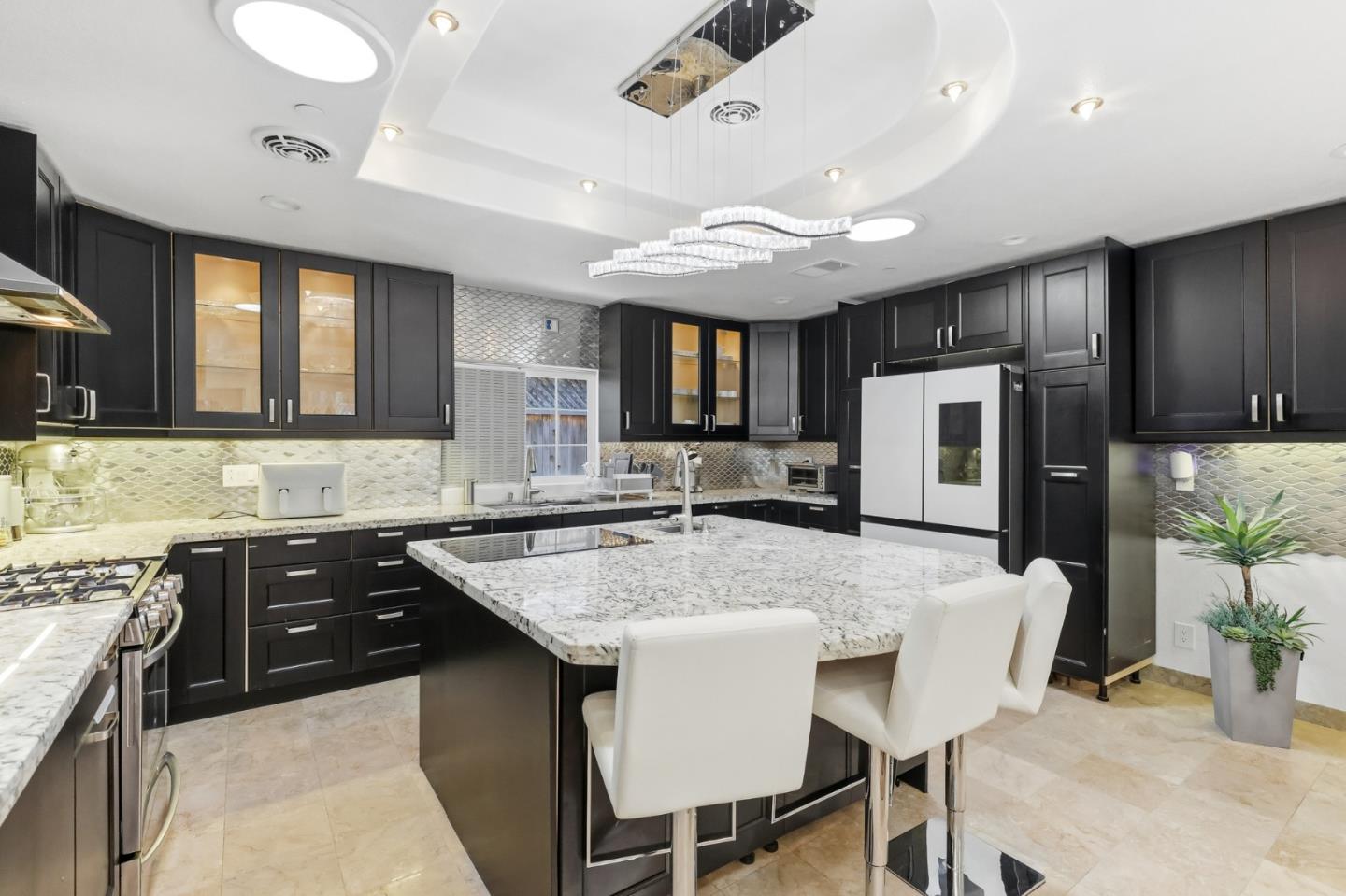 Detail Gallery Image 29 of 83 For 40489 Davis St, Fremont,  CA 94538 - 5 Beds | 3 Baths