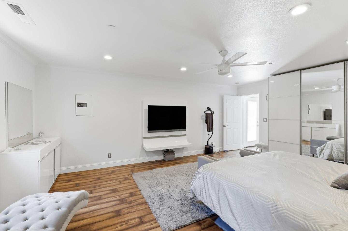 Detail Gallery Image 52 of 83 For 40489 Davis St, Fremont,  CA 94538 - 5 Beds | 3 Baths