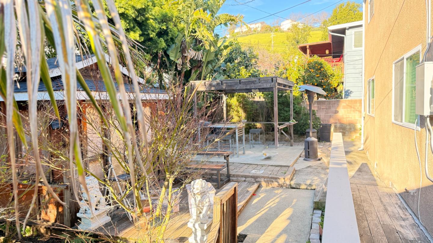 Detail Gallery Image 12 of 25 For 722 Gleneagle Ave, Hayward,  CA 94544 - 6 Beds | 3 Baths