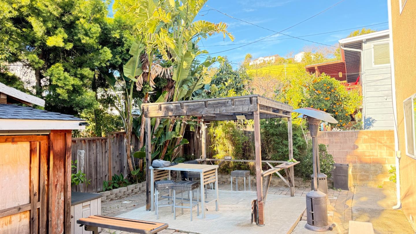 Detail Gallery Image 14 of 25 For 722 Gleneagle Ave, Hayward,  CA 94544 - 6 Beds | 3 Baths