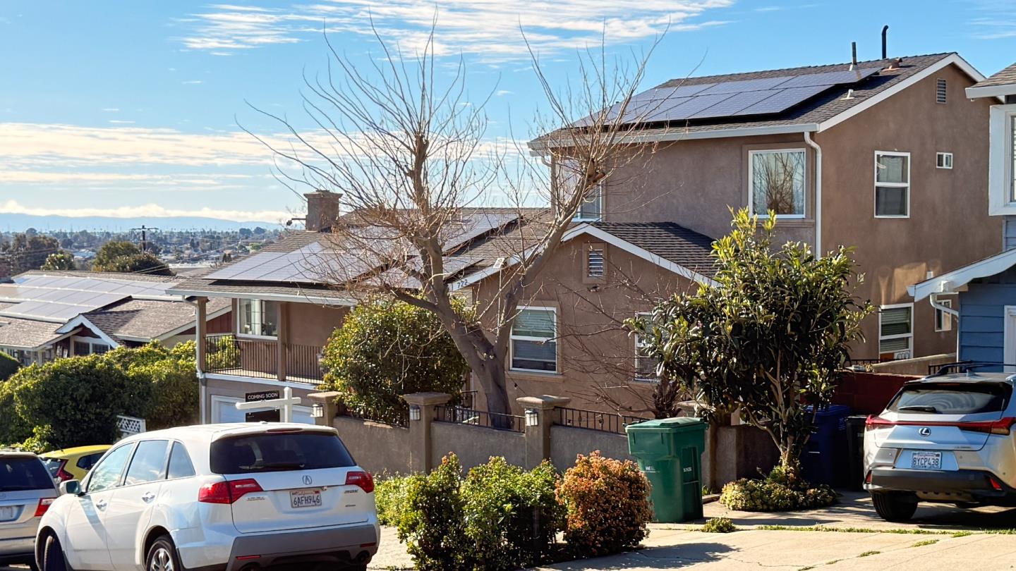 Detail Gallery Image 4 of 25 For 722 Gleneagle Ave, Hayward,  CA 94544 - 6 Beds | 3 Baths