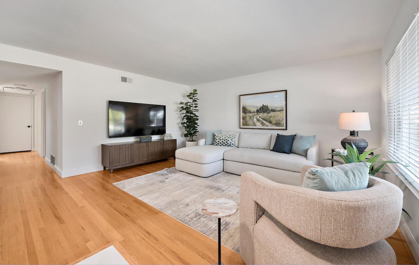 Detail Gallery Image 4 of 24 For 5821 Comanche Dr, San Jose,  CA 95123 - 4 Beds | 3 Baths