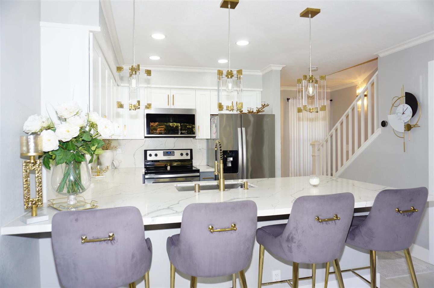 Detail Gallery Image 6 of 43 For 17106 Creekside Cir, Morgan Hill,  CA 95037 - 2 Beds | 1/1 Baths