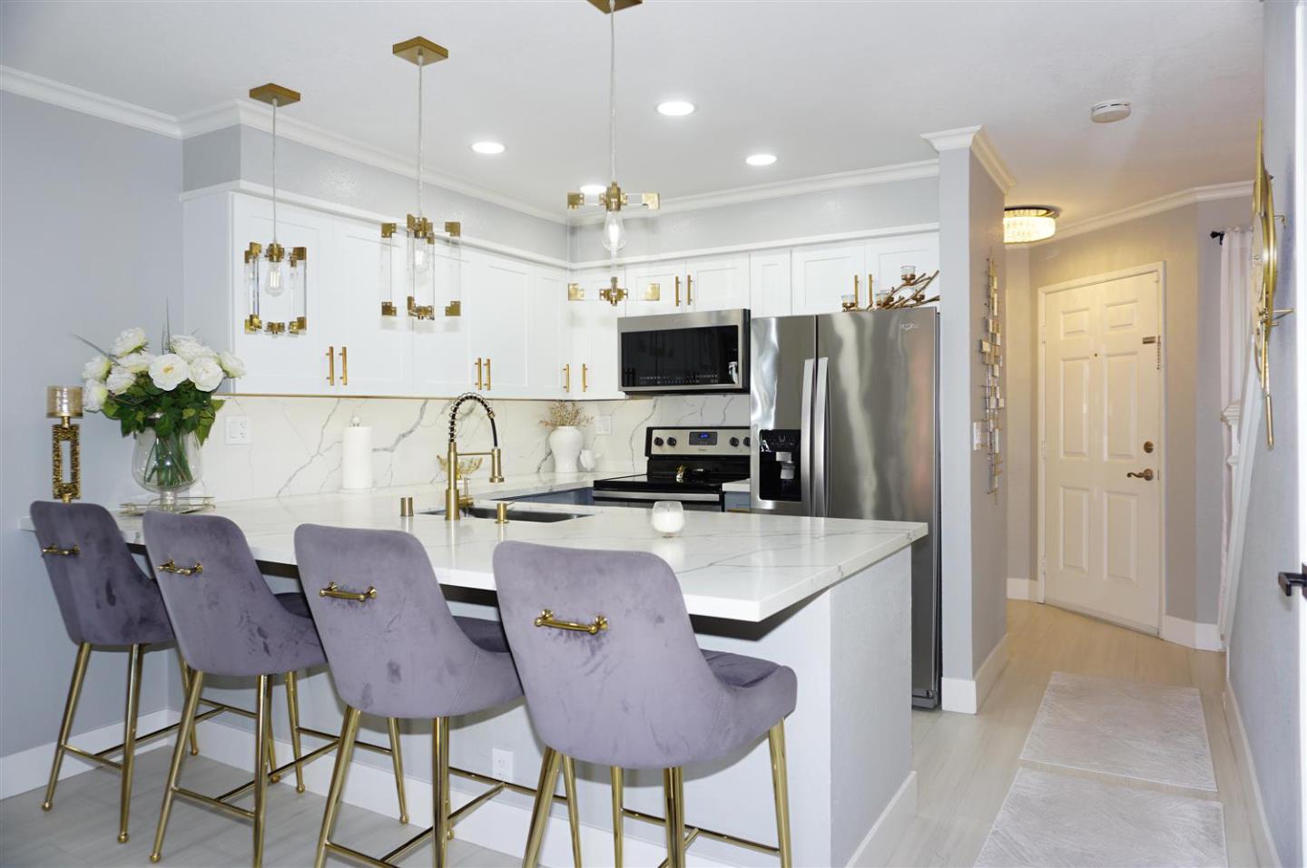 Detail Gallery Image 7 of 43 For 17106 Creekside Cir, Morgan Hill,  CA 95037 - 2 Beds | 1/1 Baths