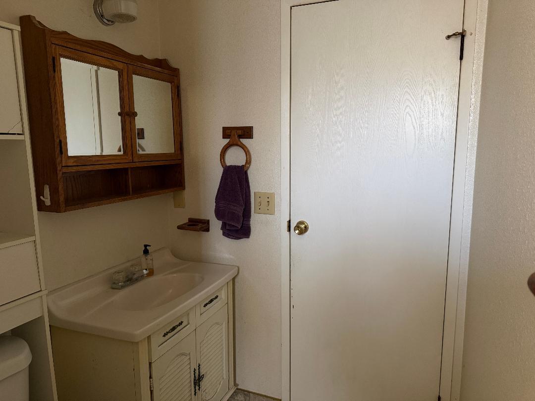 Detail Gallery Image 11 of 14 For 45170 Crown Ave, King City,  CA 93930 - 3 Beds | 2 Baths