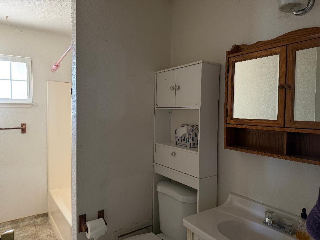 Detail Gallery Image 13 of 14 For 45170 Crown Ave, King City,  CA 93930 - 3 Beds | 2 Baths