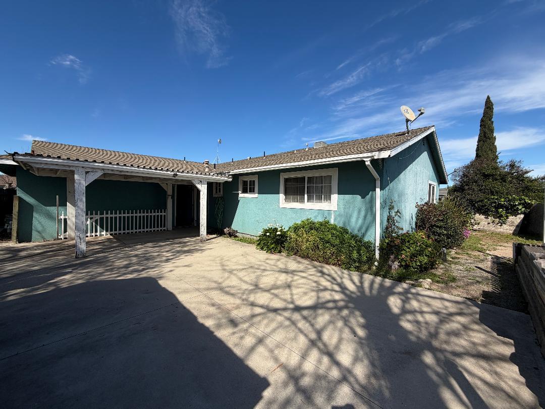 Detail Gallery Image 3 of 14 For 45170 Crown Ave, King City,  CA 93930 - 3 Beds | 2 Baths