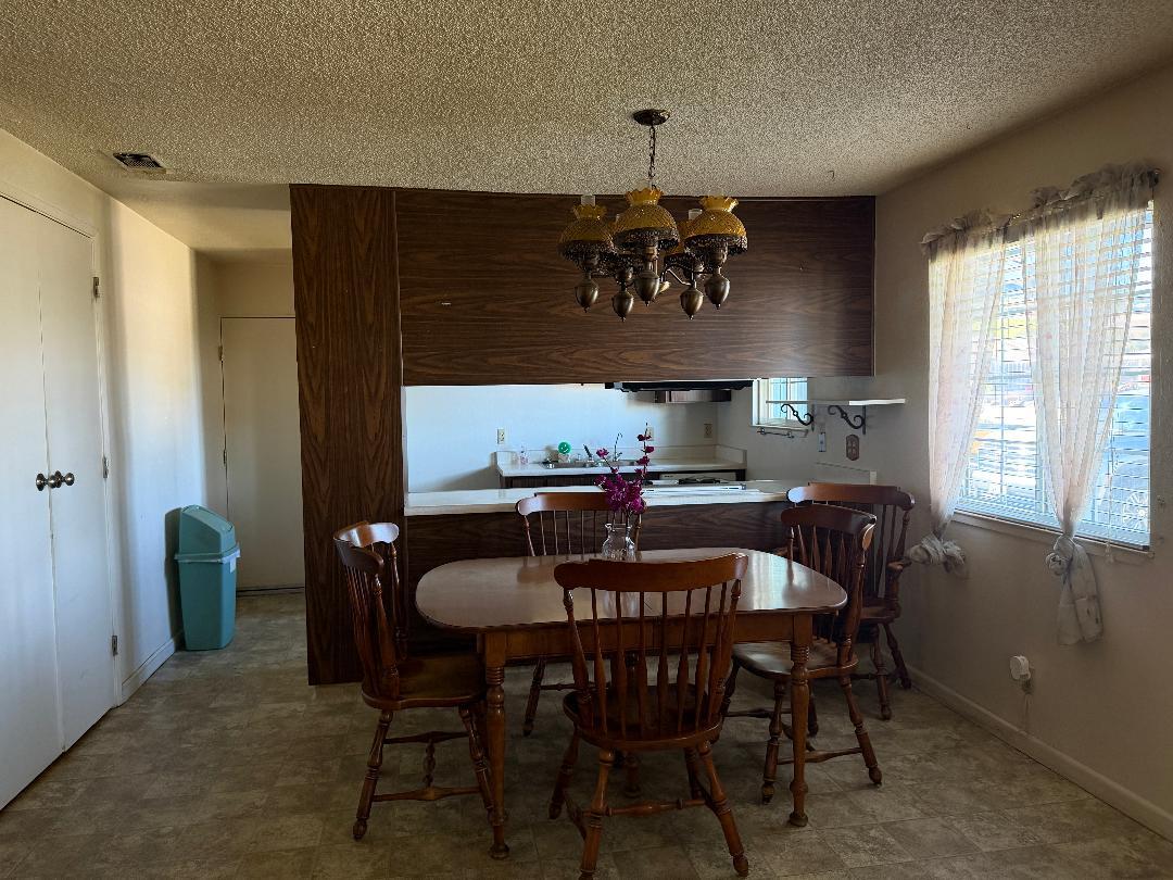 Detail Gallery Image 6 of 14 For 45170 Crown Ave, King City,  CA 93930 - 3 Beds | 2 Baths