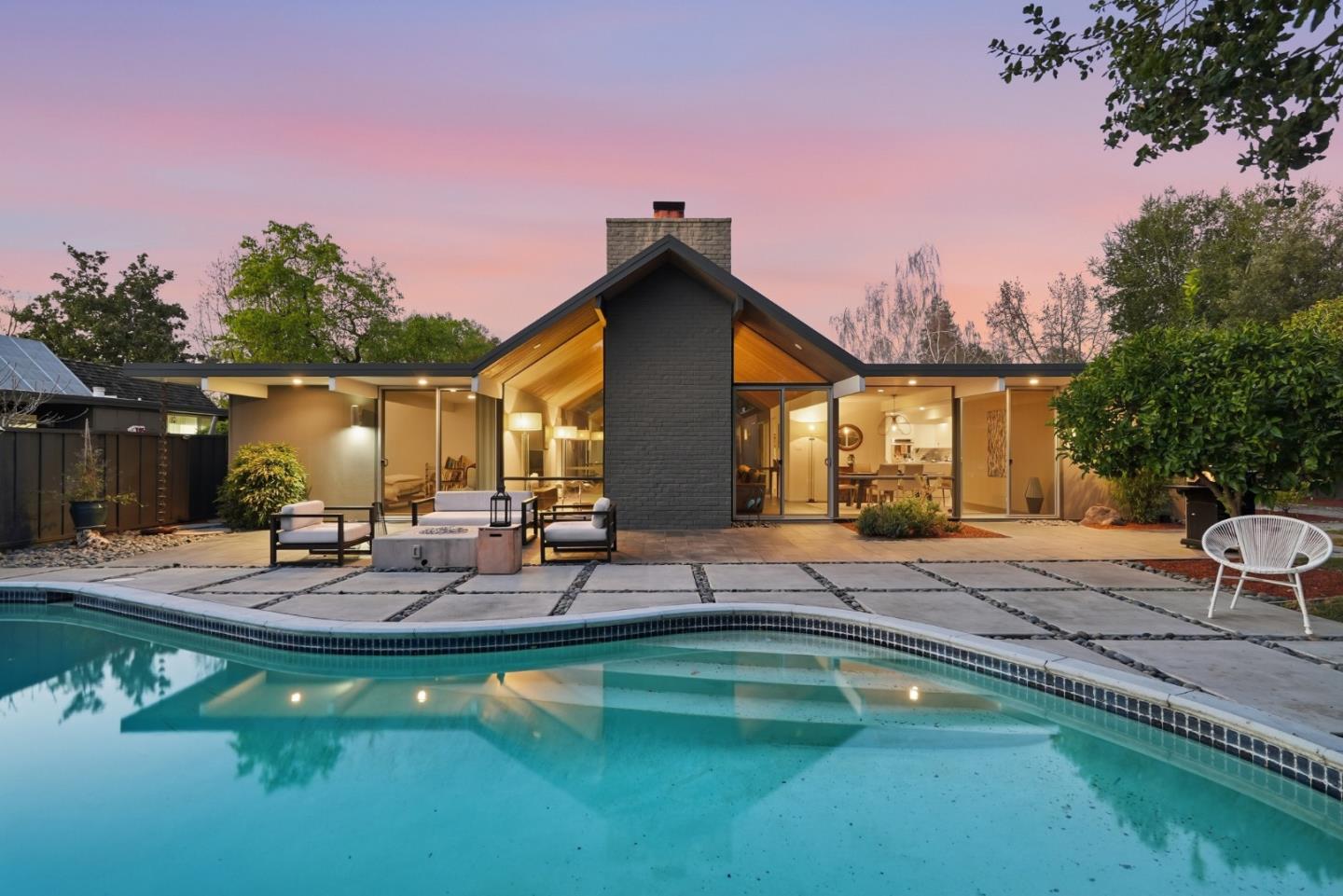 Detail Gallery Image 13 of 36 For 1694 Clay Dr, Los Altos,  CA 94024 - 5 Beds | 3 Baths