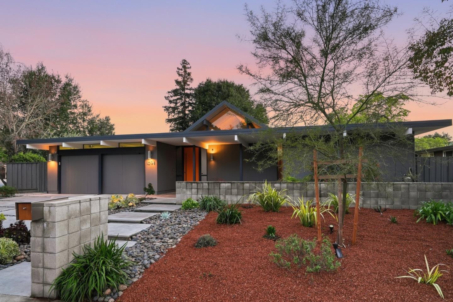 Detail Gallery Image 2 of 36 For 1694 Clay Dr, Los Altos,  CA 94024 - 5 Beds | 3 Baths