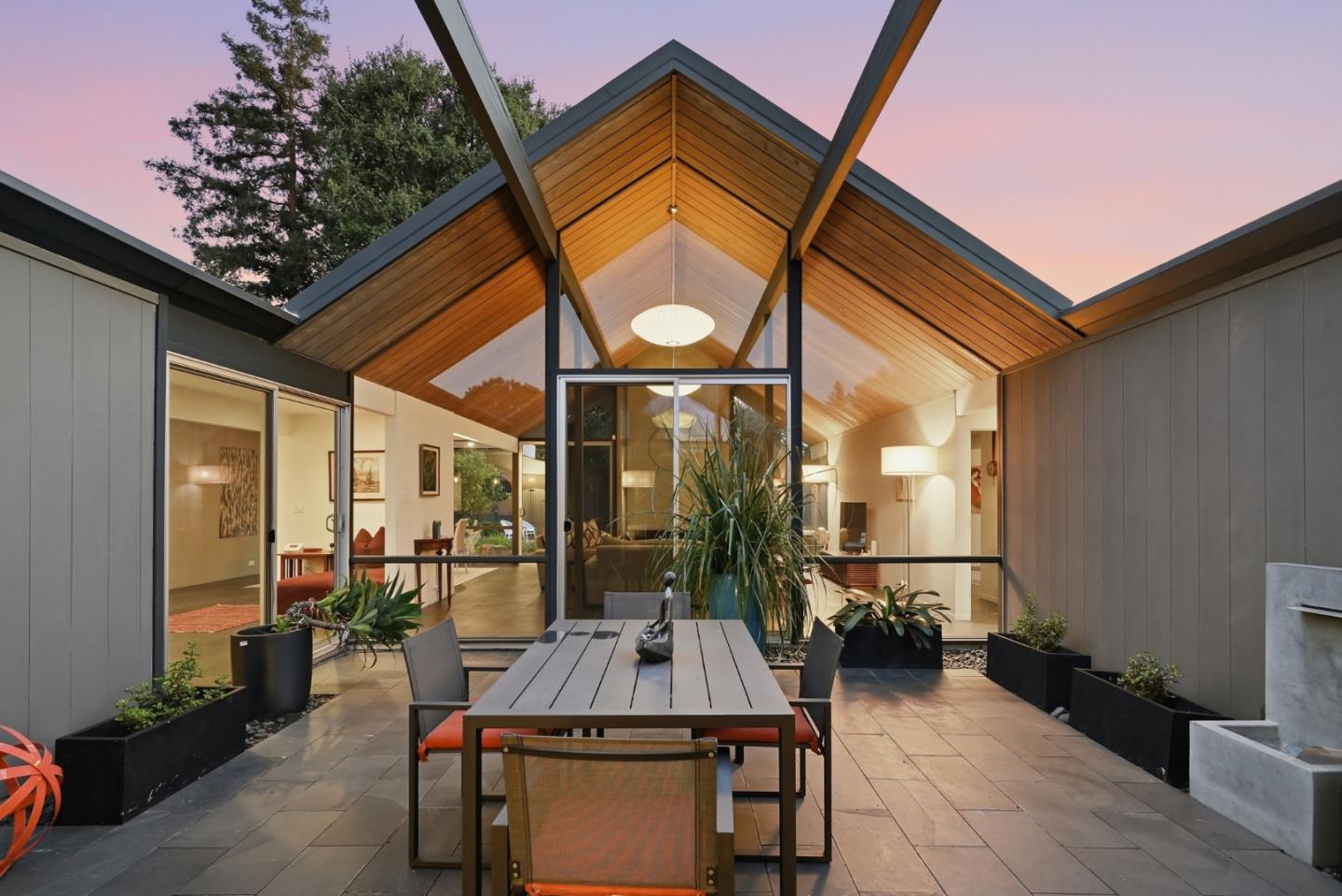 Detail Gallery Image 4 of 36 For 1694 Clay Dr, Los Altos,  CA 94024 - 5 Beds | 3 Baths